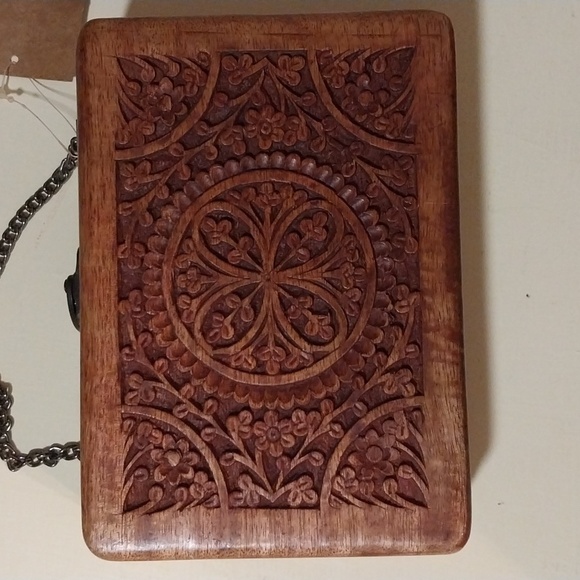 Earthbound Wooden Engraved Purse - Picture 2 of 7